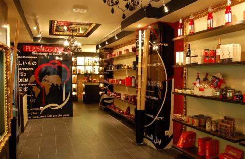 2006 – Delicatessen “Plaisir Gourmet” Madrid.