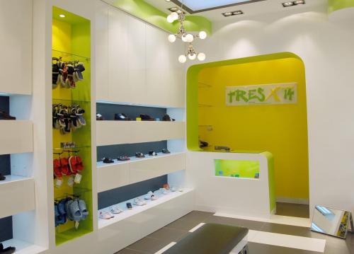 2010 – Zapatería Infantil “Tres x 14” Madrid.